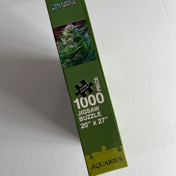 NWT 1000 Pieces Puzzle Cannabis Americas Most Wanted - Picture 8 of 8